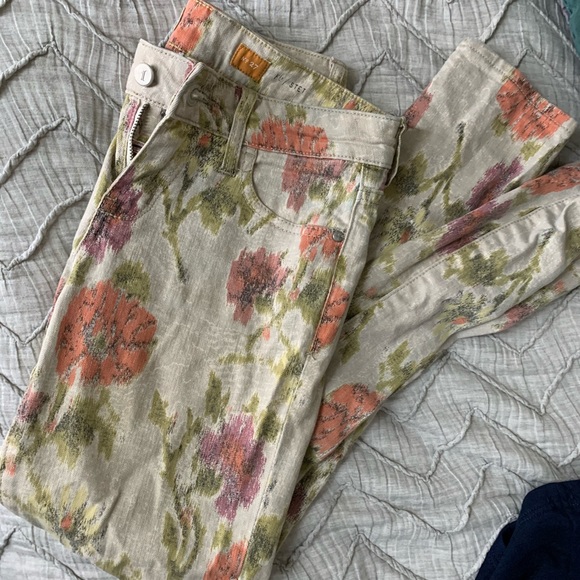 Anthropologie patterned jeans - Picture 5 of 6